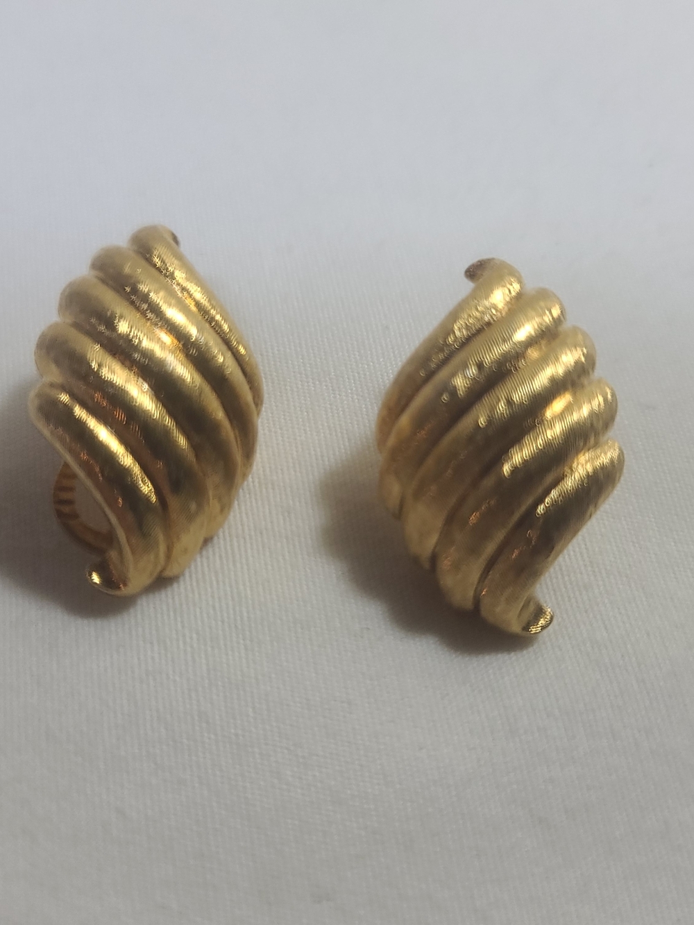Monet Vintage Shell Gold Tone Clip On Earrings Designer Fashion